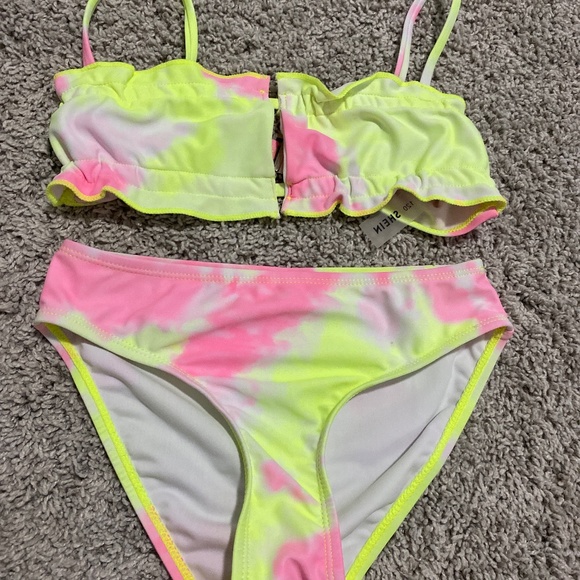 Shein . Bathing suit. - Picture 1 of 4